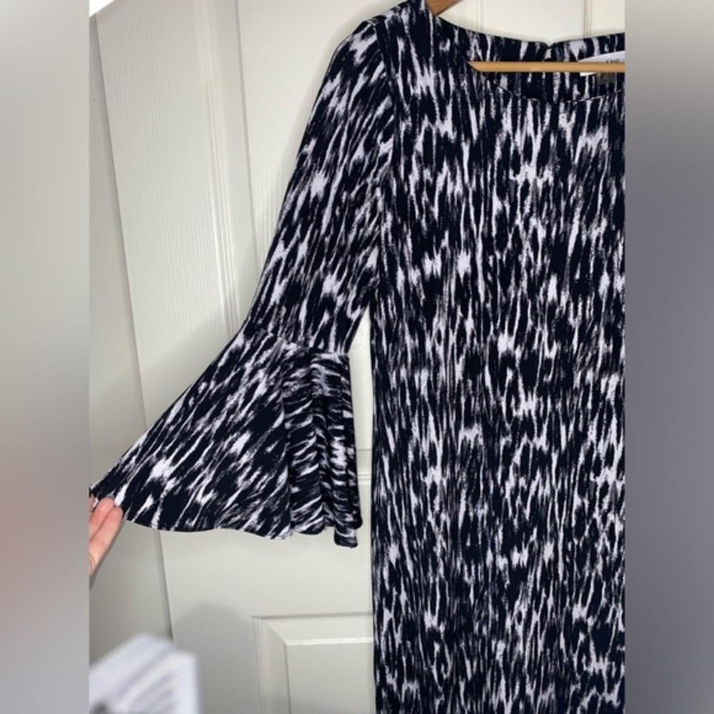 Calvin Klein Size 12 Black Animal Print Bell Sleeve Dress Work Career Date Night